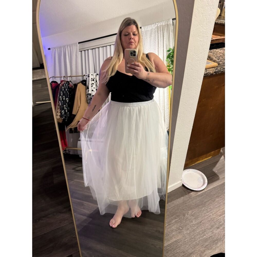 Tulle Midi Skirt in White — Elegant Layered Design